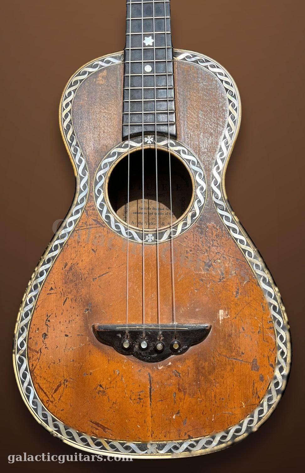 Vintage De-VeKey Style 4 Ukulele